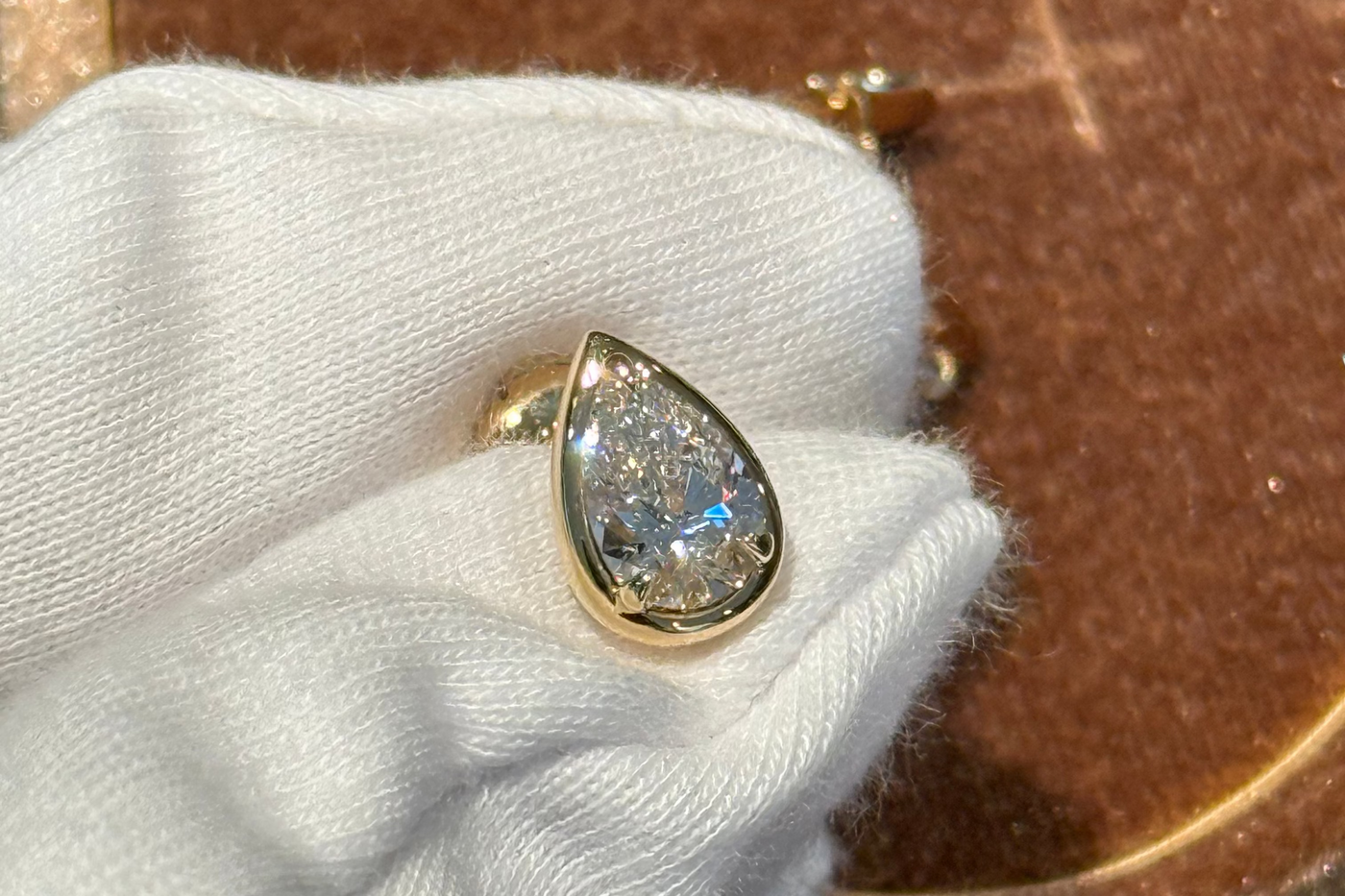 ペアシェイプ ダイヤモンド スタッドピアス — 9